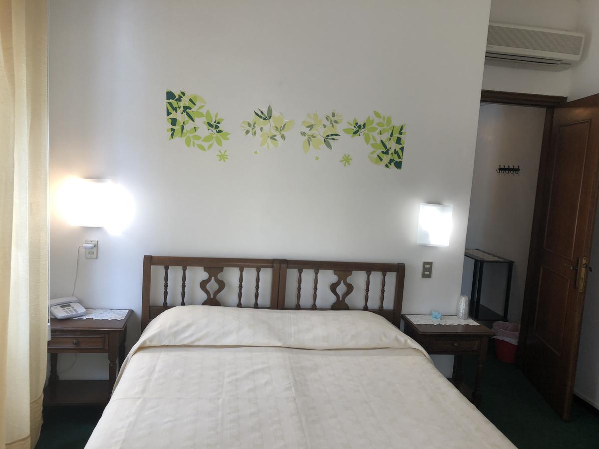 Hotel Nuovo Suisse Alassio Eksteriør billede